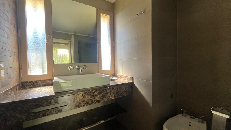 Casa en alquiler primera línea mansa